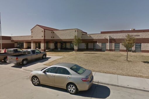 Texas high school caves to ‘woke’ culture over dress-code controversy