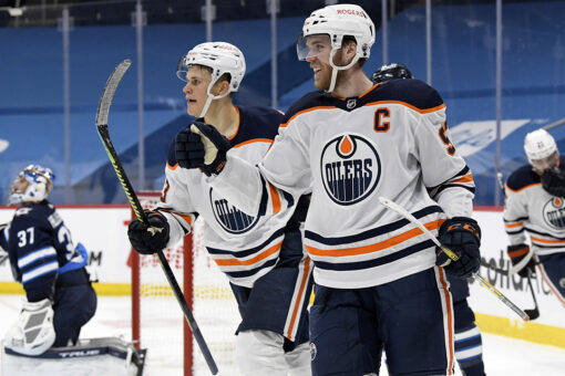 McDavid notches 3rd hat trick of season, Oilers beat Jets