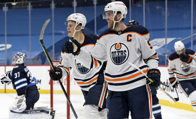 McDavid notches 3rd hat trick of season, Oilers beat Jets