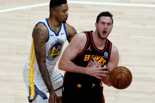 Capela, Gallinari pace Hawks to third straight victory