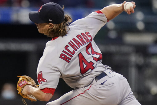 Richards strikes out 10, pitches Red Sox past Mets 2-1