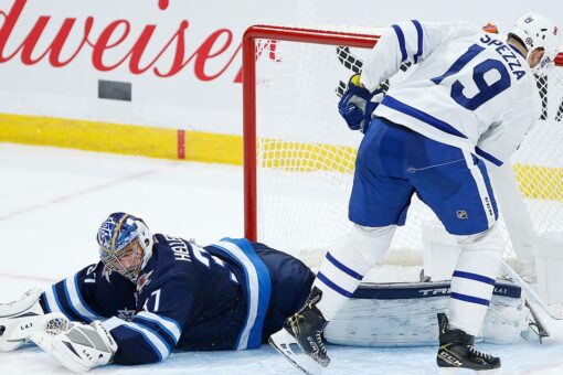 Spezza scores in shootout, Maple Leafs beat Jets 2-1