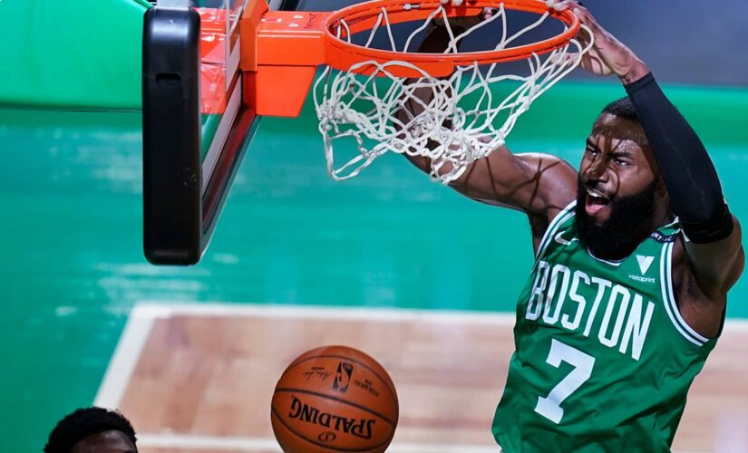 Brown scores 32, Celtics hold on for 101-99 win over Knicks