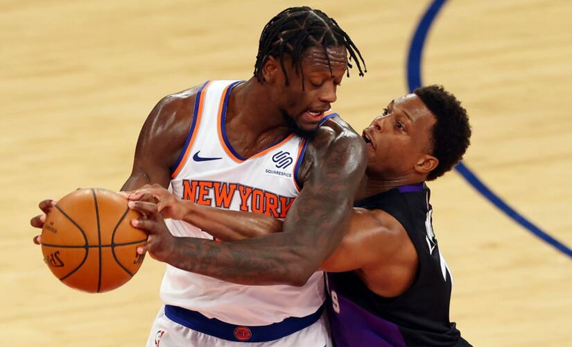 Knicks recover after blown lead to beat Raptors 102-96