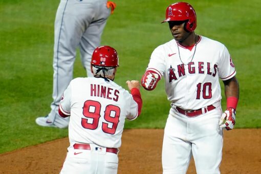 Angels fans let trash cans fly during game vs. Astros