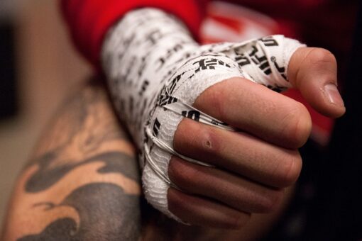 Ex-Olympian has finger ripped off hand during MMA fight