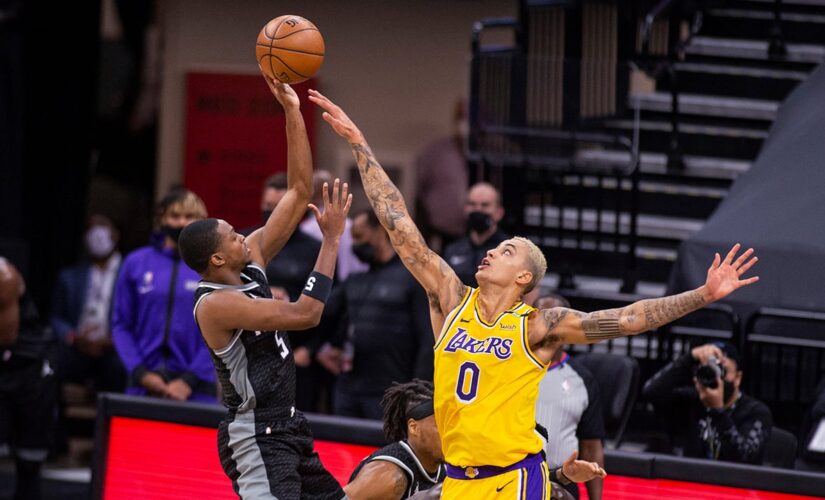 Kuzma’s season-high 30 points lead Lakers past Kings 115-94