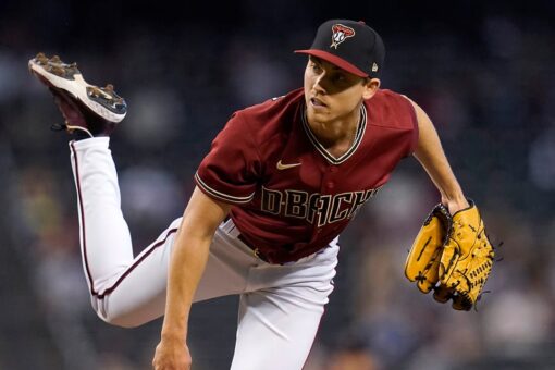 Weaver takes no-hitter into 7th, Diamondbacks top Reds 7-0
