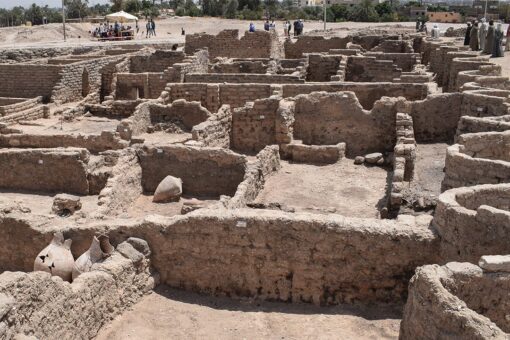 Famed Egyptian archaeologist reveals details of ancient city