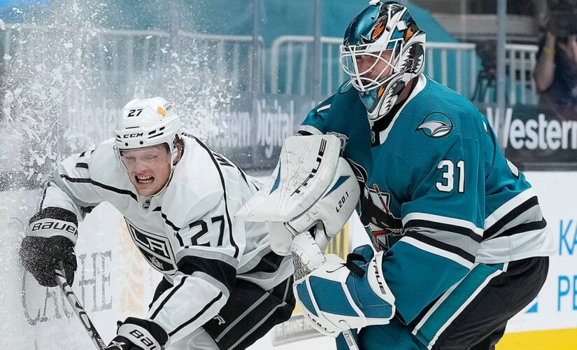 Martin Jones makes 32 saves to lead Sharks past Kings 5-2