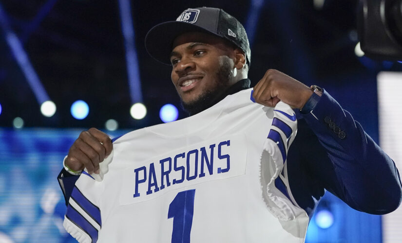 Cowboys’ Ezekiel Elliott delivers playful warning to newest rookie Micah Parsons