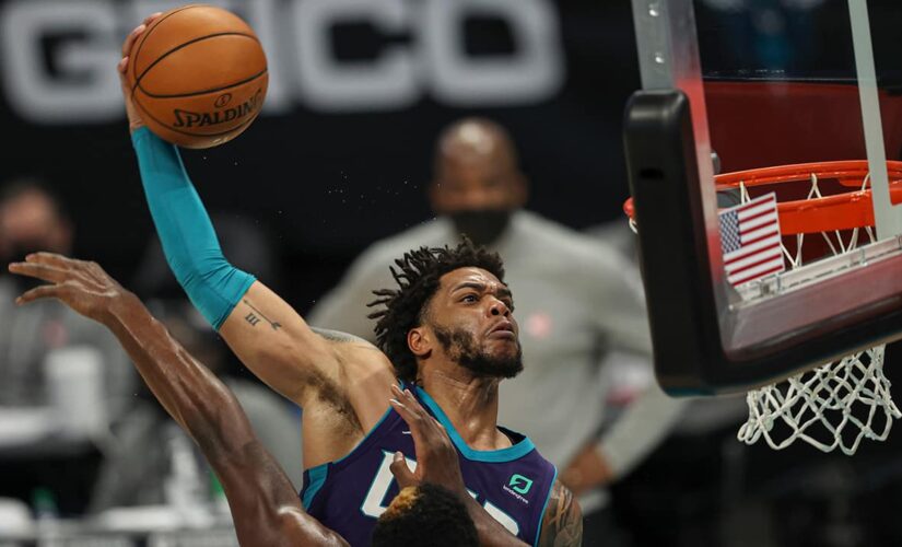 Hornets’ Miles Bridges throws down vicious dunk on Hawks defender