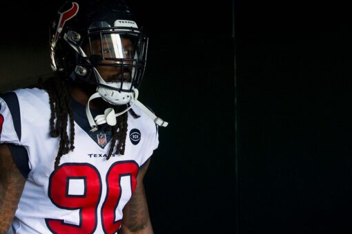 Browns still putting rush on Jadeveon Clowney