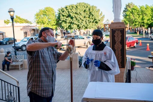 New Mexico restores indoor worship services to 100% capacity