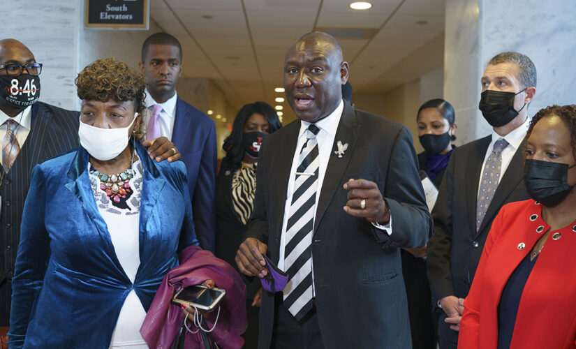 Sen. Tim Scott discusses police reform legislation with George Floyd’s brother, advocates