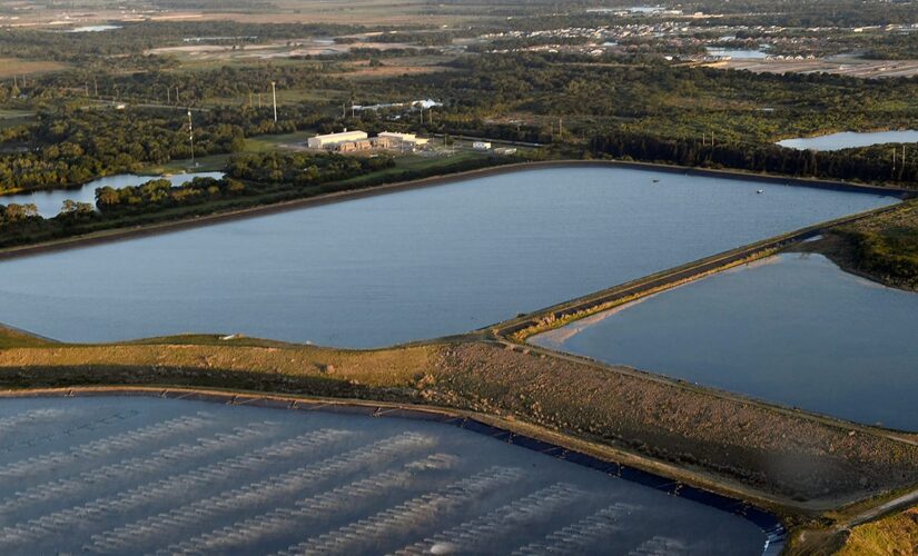 Florida sheriff evacuates hundreds of inmates amid potential plant collapse