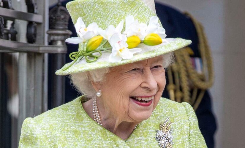 Queen Elizabeth sends note to award winners after Easter event is canceled