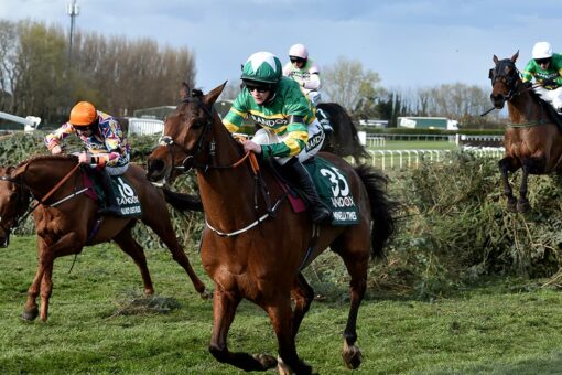 Blackmore becomes 1st female jockey to win Grand National