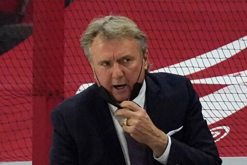 Stars coach Rick Bowness removed from game over COVID-19 protocols