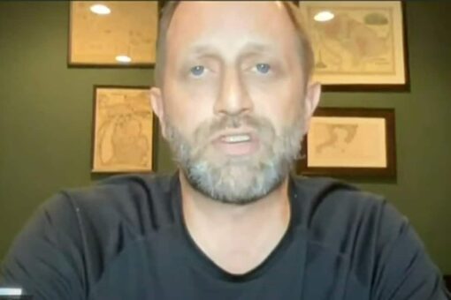 VA father of 3 gives scathing speech with Fairfax County schools still not fully open