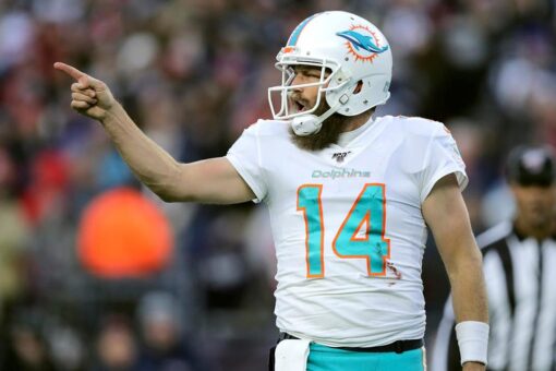 Ryan Fitzpatrick recalls awkward text to Alex Smith after 2018 leg injury: ‘Felt like the biggest a–hole’