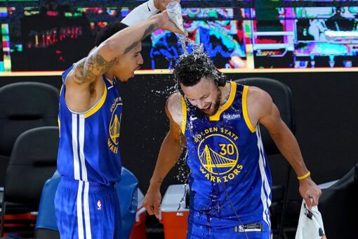 Curry scores 53 as Warriors beat Nuggets 116-107