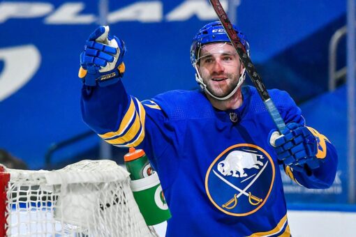 Sabres end 18-game skid with 6-1 win over Flyers
