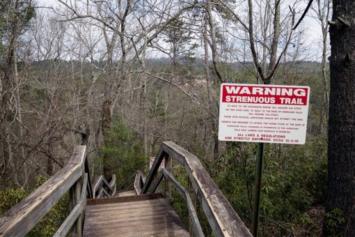 Woman plunges 250 feet from overlook at Georgia state park