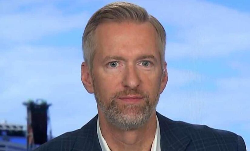Portland’s Democratic mayor begs public to help ‘unmask’ members of ‘self-described anarchist mob’