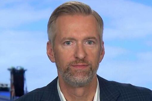 Portland’s Democratic mayor begs public to help ‘unmask’ members of ‘self-described anarchist mob’