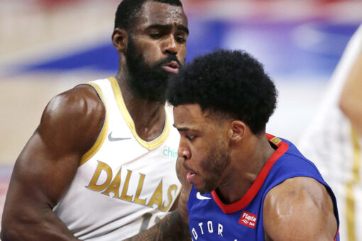 Hardaway scores 42, Mavericks beat Pistons 115-105