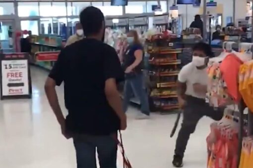 Walmart shopper subdues maskless man who allegedly threatened to assault customers, video shows