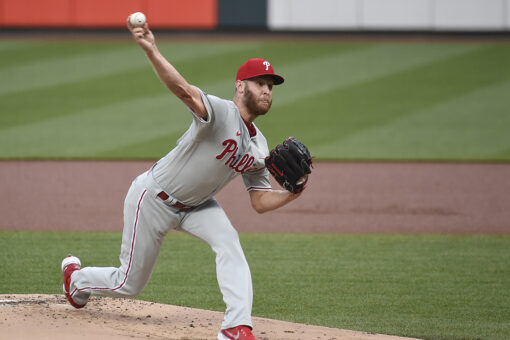 Wheeler takes 1-hitter into 9th as Phillies deck Cards 2-1