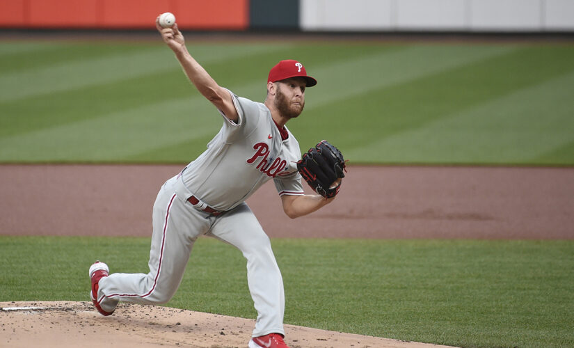 Wheeler takes 1-hitter into 9th as Phillies deck Cards 2-1