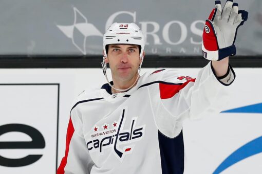 Caps roll 8-1 in Chara’s 1st game in front of Bruins fans