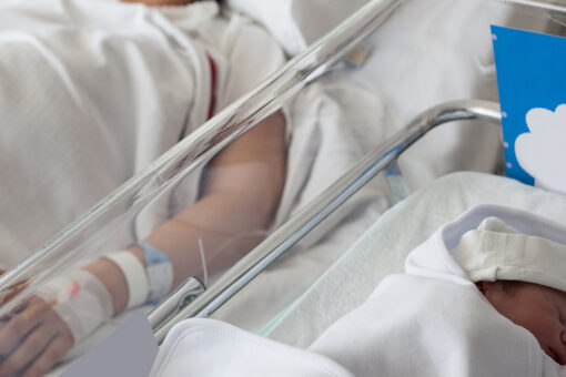 Low risk of coronavirus infection in babies born to moms who test positive