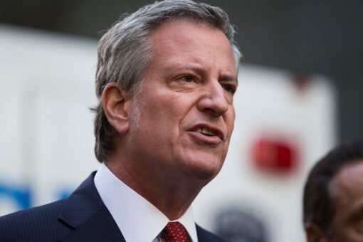 Concerned NYC mom asks de Blasio ‘what’s being done’ about broad-daylight crimes