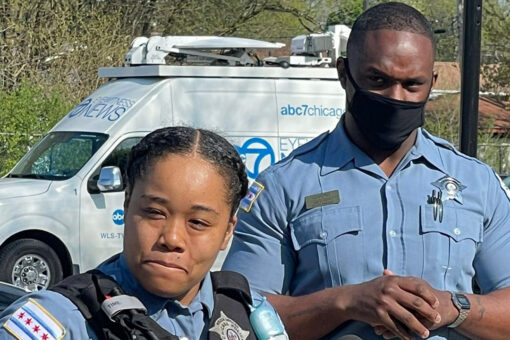 Chicago: Mother of gunshot victim, 13, praises police officers who saved him
