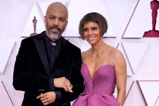 Halle Berry hits Oscars red carpet with new hairstyle, makes debut with boyfriend Van Hunt