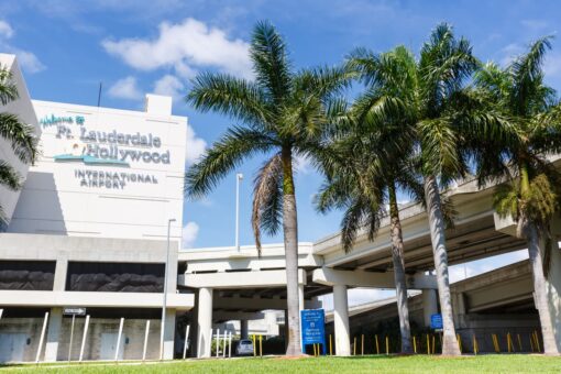 Severe storm in South Florida leaves passengers stranded at airports