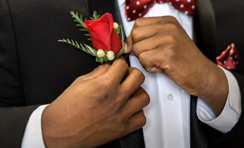 Wedding video of ‘flower man’ walking down the aisle wins Reddit’s heart