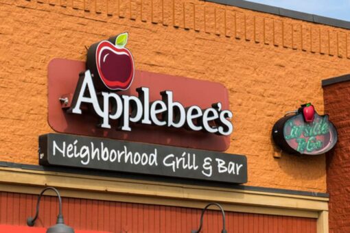 Applebee’s customer attacks cook with bicycle, cops find dynamite in bag
