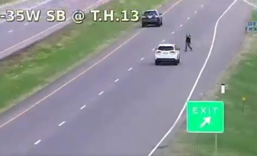 Minnesota armed carjacker points gun at vehicle during police pursuit, chilling video shows