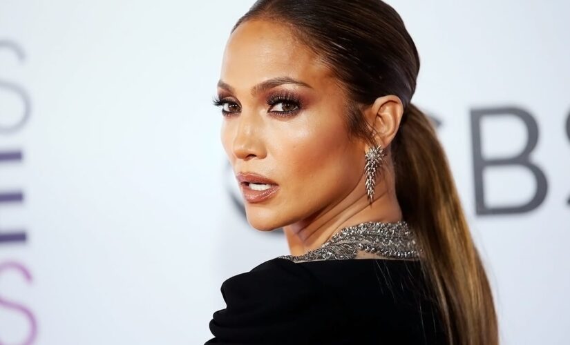 Jennifer Lopez shares photos without her $1M engagement ring on ‘Shotgun Wedding’ set