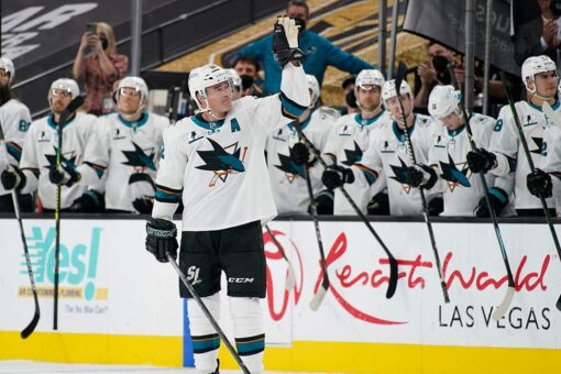 Sharks’ Marleau breaks Howe’s NHL games played record
