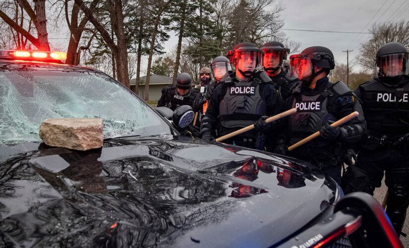 LIVE UPDATES: Daunte Wright police officer shooting body-camera footage released