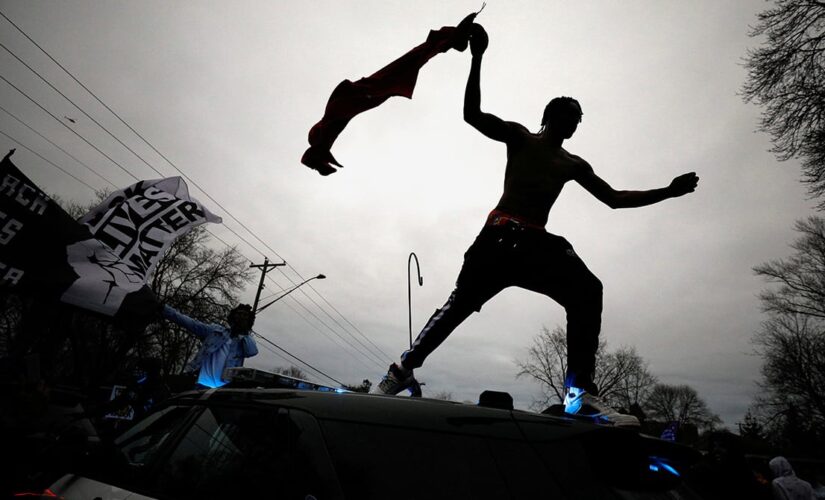 Protesters clash with police in Brooklyn Center, Minn.