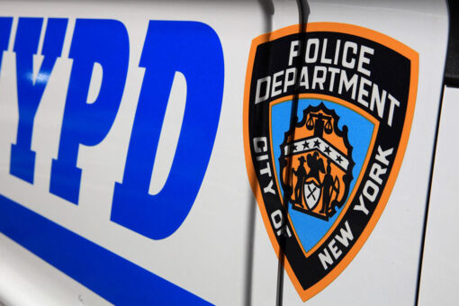 Video: New York City detective assaulted by suspect from behind