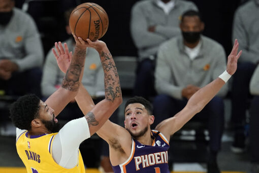 Lakers celebrate playoff homecoming in 109-95 win over Suns