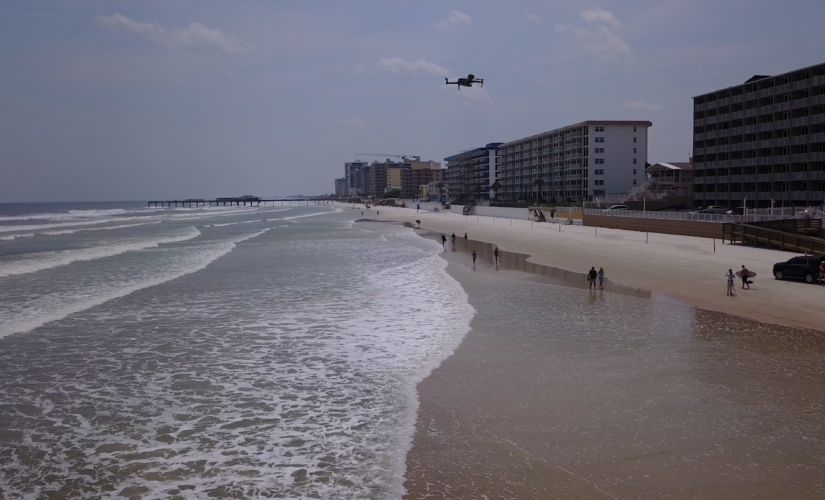 Bystanders save man from drowning at Florida beach